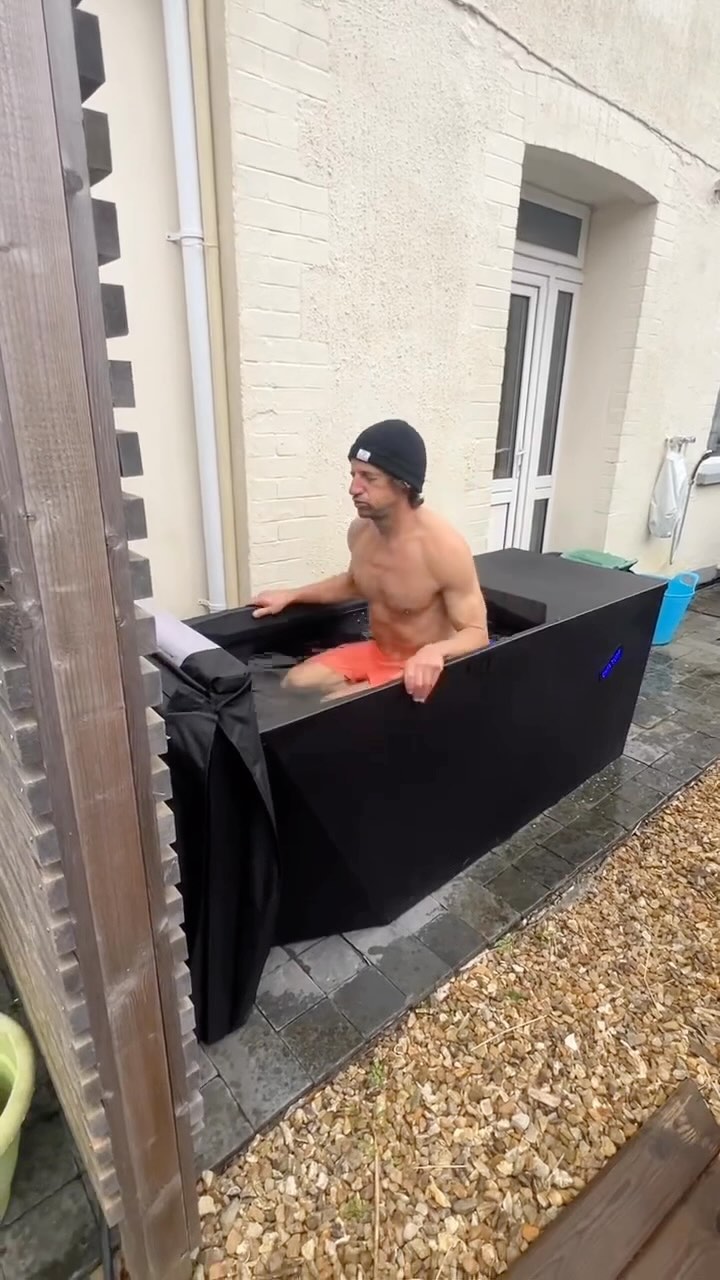 The Lite has arrived     Lighter  design inspired and built for durability.   Are you new to cold water therapy? If so  the Chill Tubs Lite is for you.   Keep it up @blakey coaching                   Thanks to @bayspashottubs for sharing this video with us as well               #chilltub #icebath #icebaths #coldplunge #coldplungetherapy #coldwater #coldwatertherapy #recovery #embracethecold